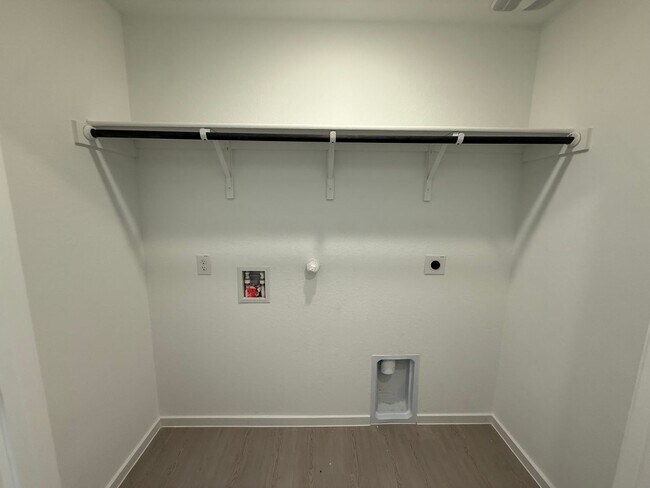 Building Photo - Brand NEW 4-bedroom, 2-bathroom home for l...