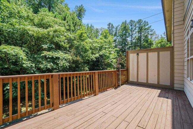 Building Photo - 612 Luckett Ct