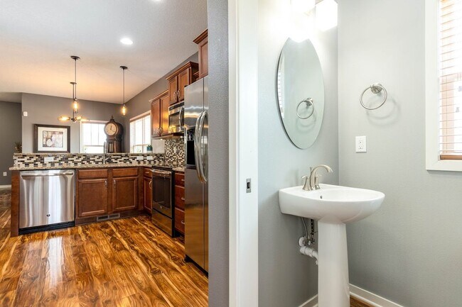 Building Photo - PRAIRIE TRAIL!! 4 Bed, 3.5 Bath Two-Story Home in Ankeny