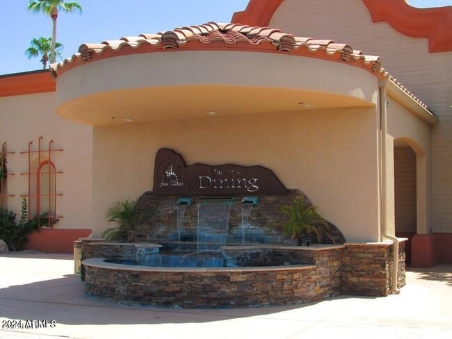 Building Photo - 25858 S New Town Dr