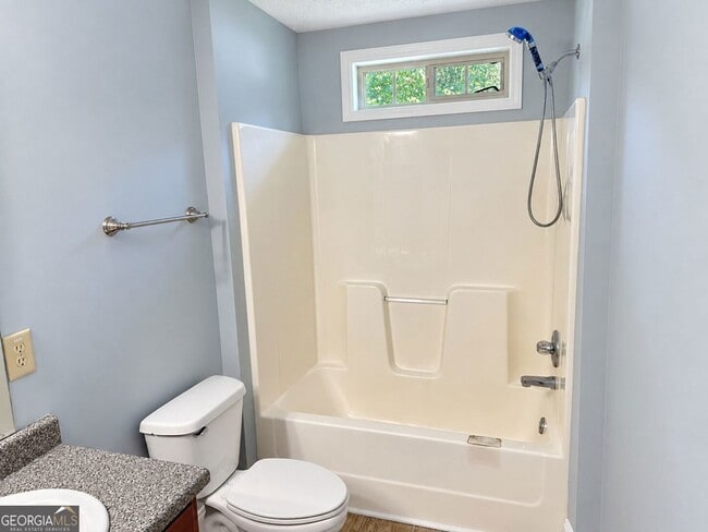 Building Photo - 561 Highland Pointe Dr