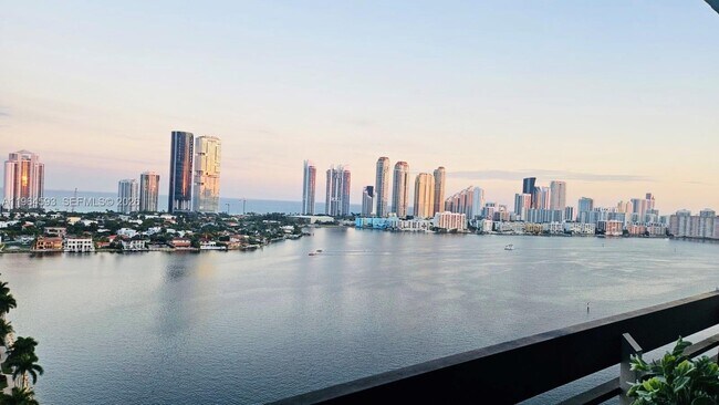 Building Photo - 3530 Mystic Pointe Dr