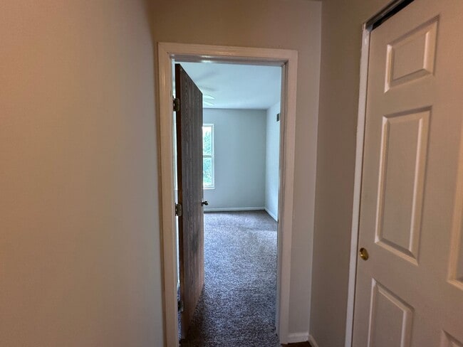 Building Photo - Delhi- Spacious 3 bedroom 2 bath in OHSD