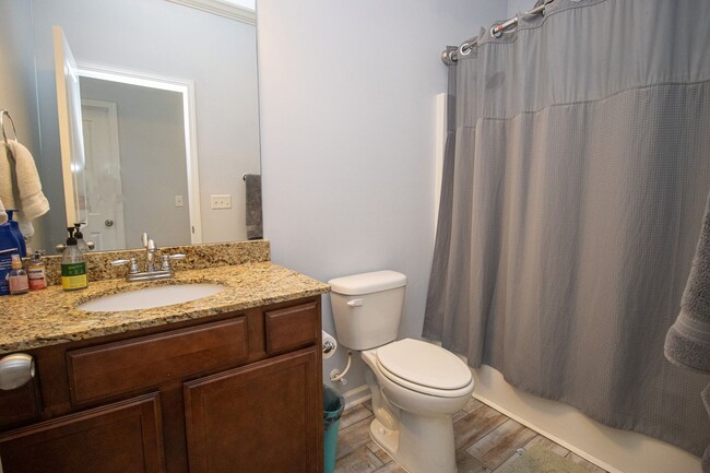 Building Photo - Beautiful 3-Bedroom Home in Burnside Farms – Furnishings Included & Fire Pit!