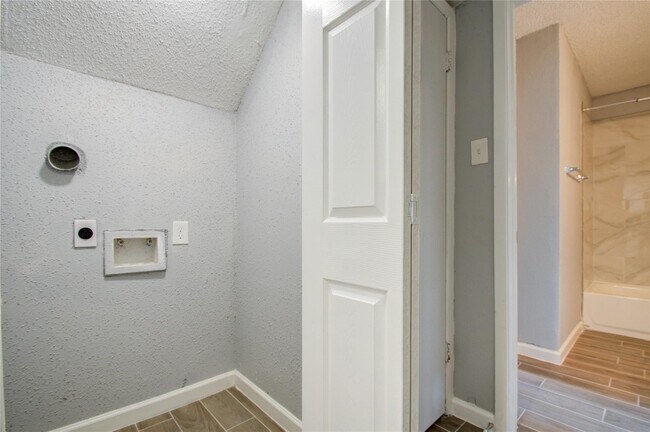 Building Photo - 810 Dunson Glen Dr