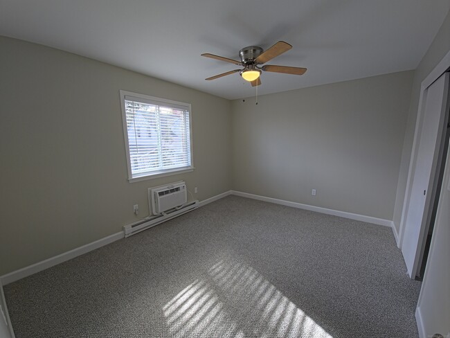 Building Photo - 24 Glenwood Ave