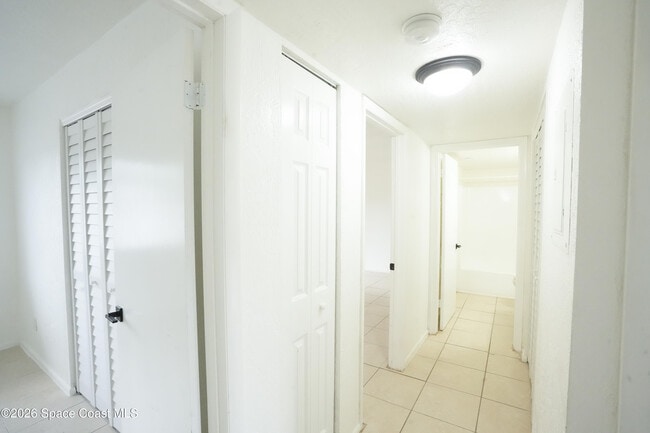 Building Photo - 2624 Tree Ridge Ln NE