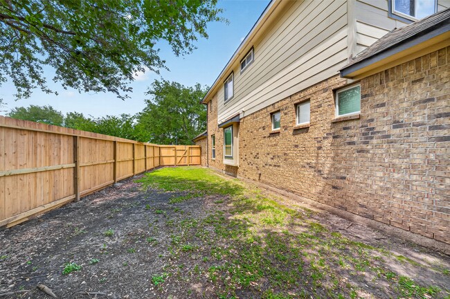 Building Photo - 6826 Sorrelwood Ln