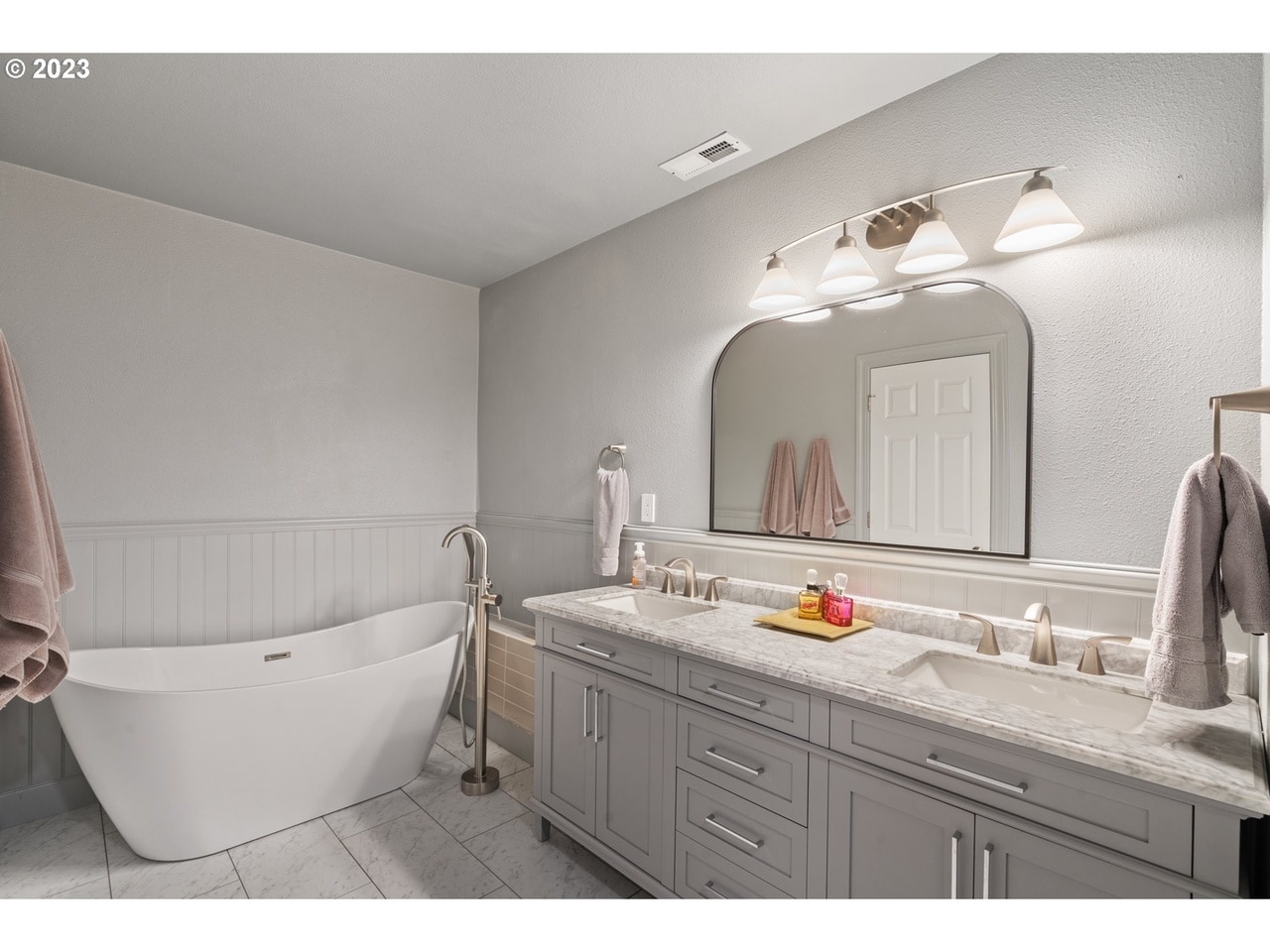 Building Photo - 3509 NE 80th St