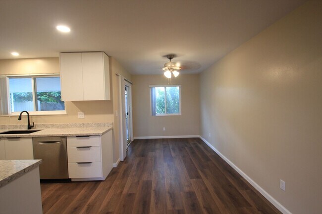 Building Photo - Charming 3-Bedroom Home with Spacious Layo...