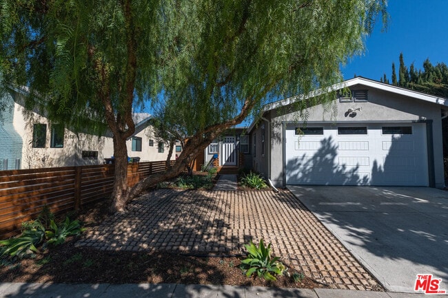 Building Photo - 5117 Lincoln Ave