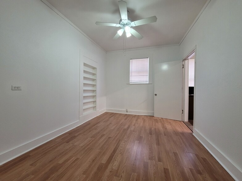 Building Photo - 1709 Austin Ave