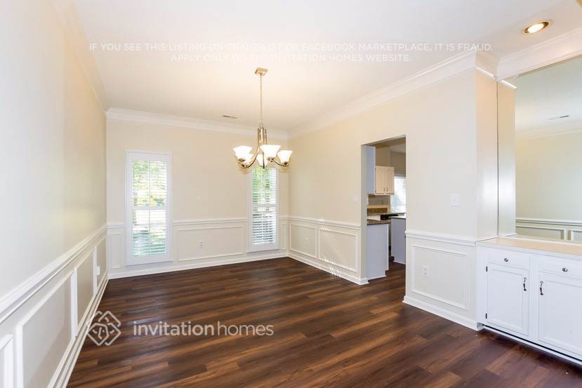 Building Photo - 6420 Fairway Point Dr