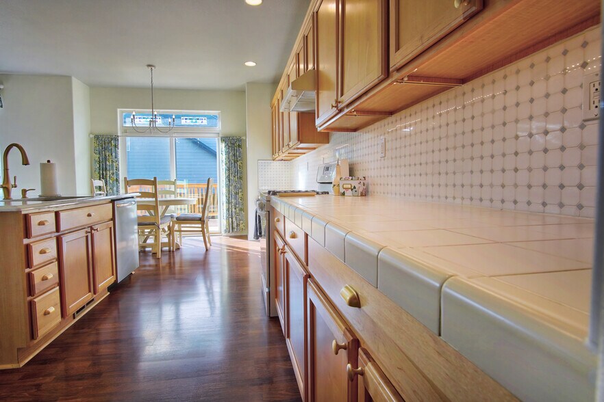 Building Photo - 2727 N Crater Ln