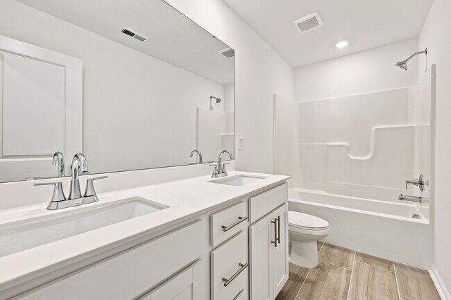 Building Photo - 219 Deercroft Dr