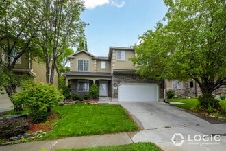 Building Photo - Gorgeous Home in Great Location!