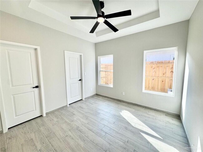 Building Photo - 31 Dragonfly St