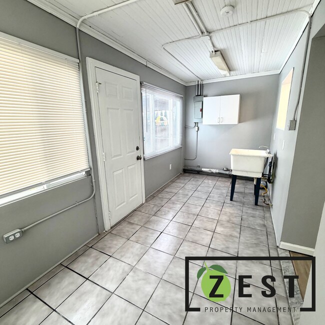 Building Photo - OPEN HOUSE- 2/28! 2PM-230PM! Gorgeous 2bed 1 bath Home