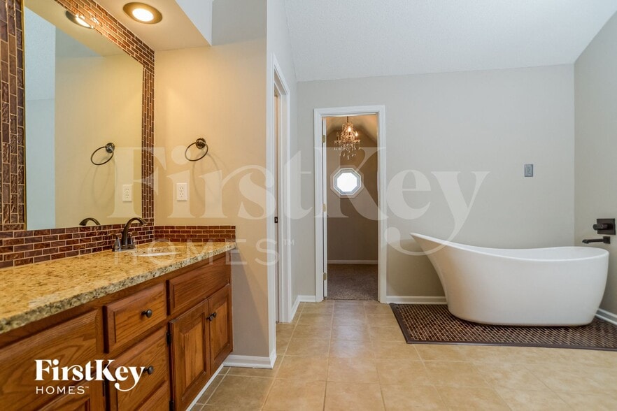 Building Photo - 15688 S Downing Ct