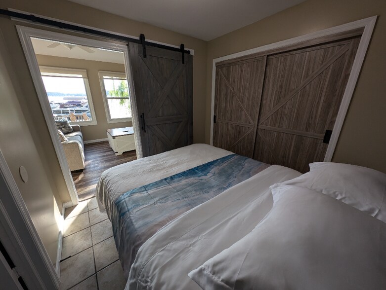 Building Photo - 503 Wilmot Ave