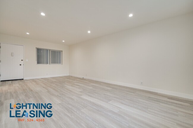 Building Photo - 20434 Cohasset St