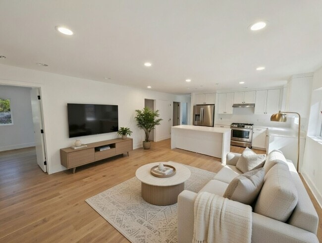 Building Photo - Brand New ADU – Available for June 25, 2026 Move-In