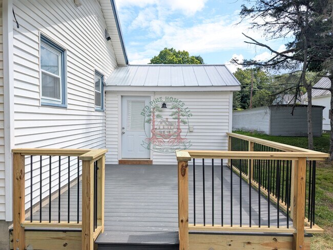 Building Photo - 39 Kennebec St