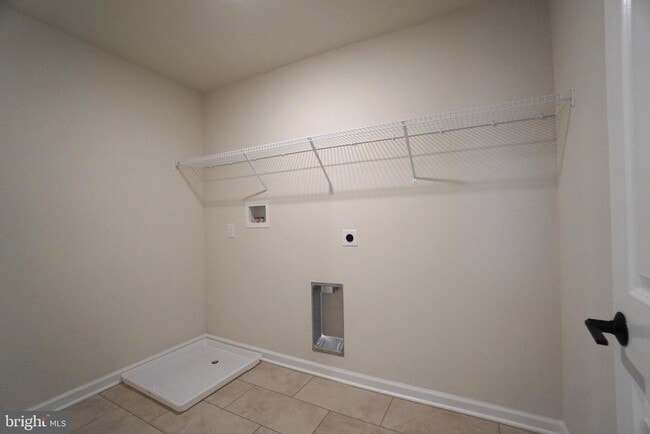 Building Photo - 612 America Dr