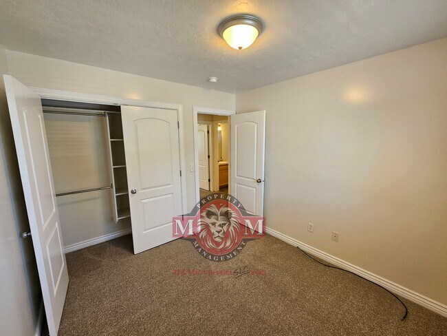 Building Photo - 3 Bed 2 Bath Home in a Herriman