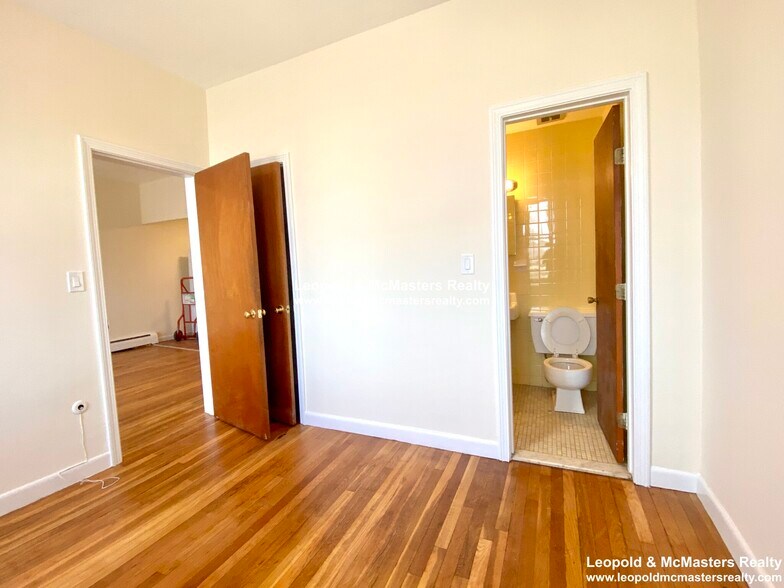 Building Photo - 1152 Commonwealth Ave