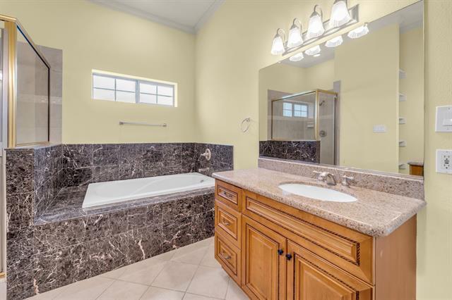 Building Photo - 2203 N Carroll Ave