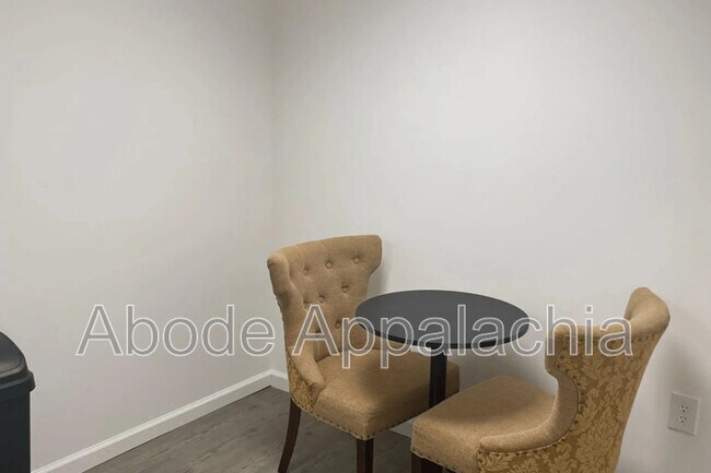 Building Photo - 126 Melvina Dr