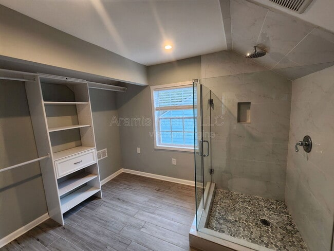 Building Photo - 1733 Beecher St SW