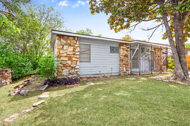 Building Photo - 4602 Centralia Dr