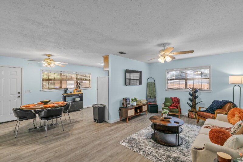 Building Photo - 2003 Roebuck St