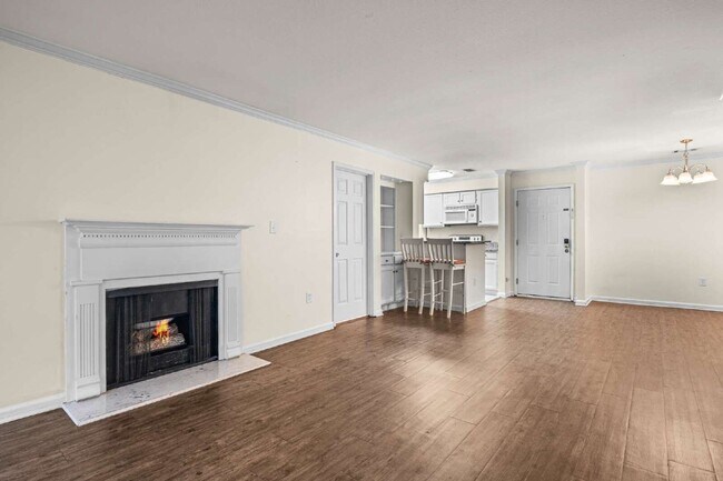 Building Photo - 3115 Pine Heights Dr NE