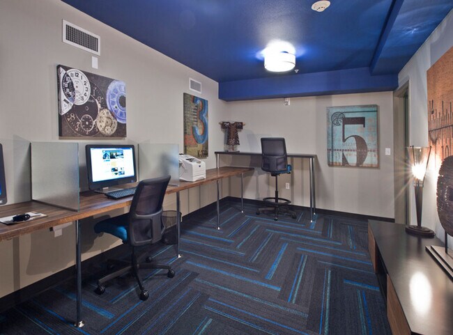Building Photo - 535 Pontius Ave N