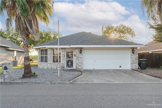 Primary Photo - 2213 Lake View Dr