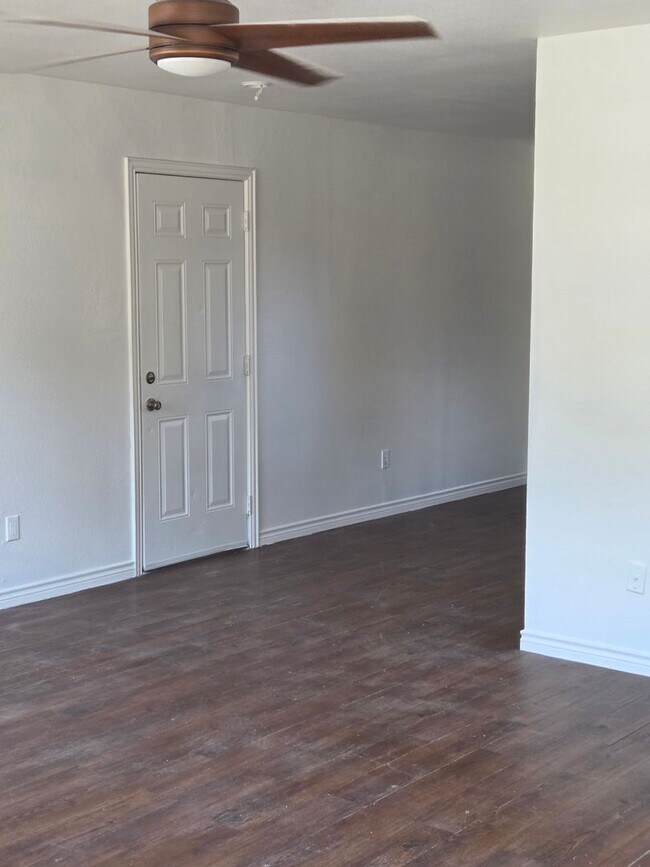 Building Photo - Nice 3 bedroom 1 bath for rent