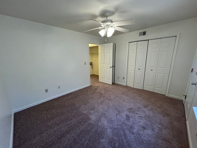 Building Photo - Sun-Filled 2/2 with Stainless Appliances & New Carpet