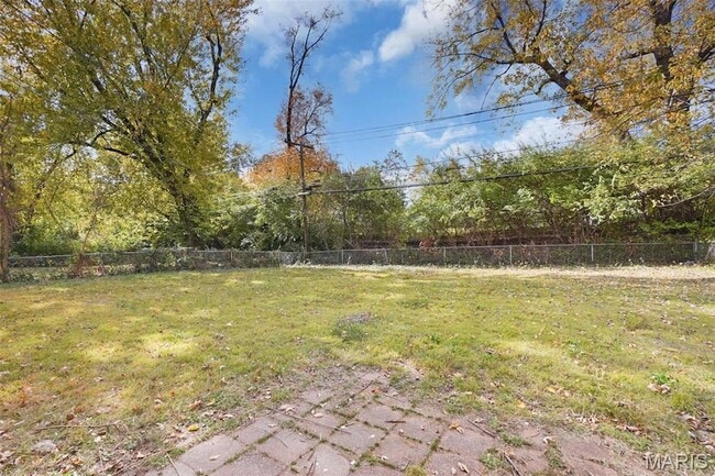 Building Photo - 9845 Dennis Dr