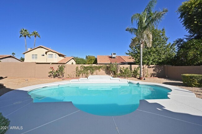 Building Photo - 5730 E Gelding Dr