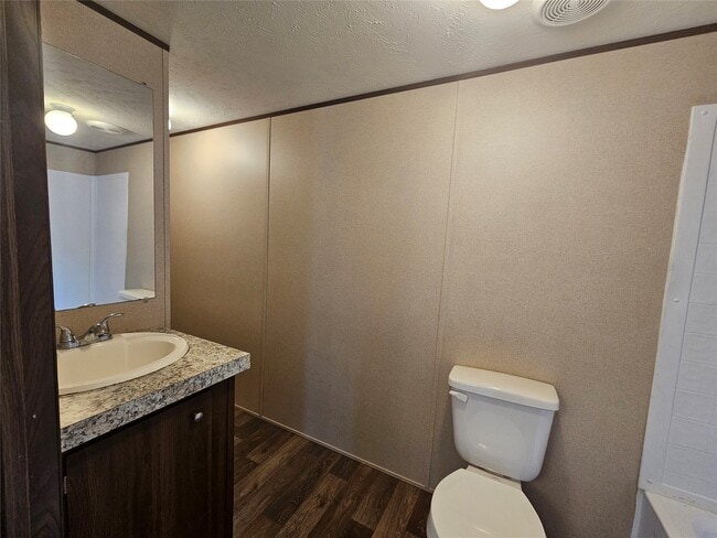 Building Photo - 16299 Crockett Martin Ests Dr