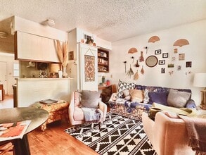 Building Photo - North Campus 1x1 @ The Jocey