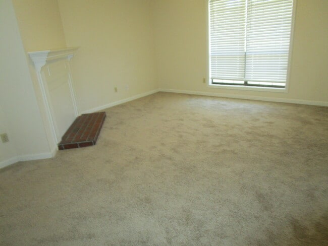 Building Photo - 605 Archdale Dr