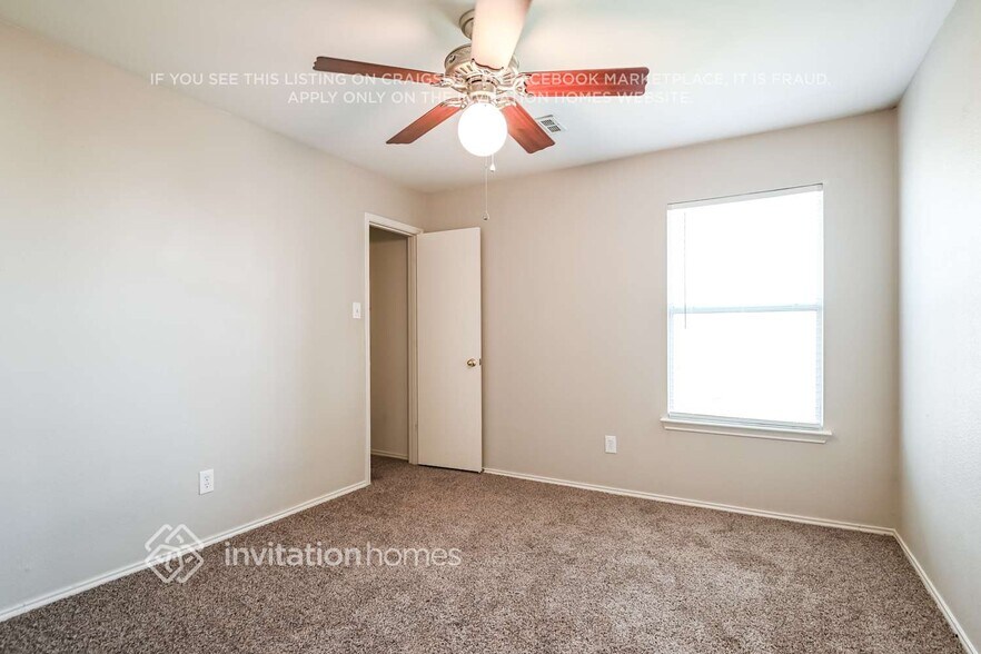 Building Photo - 504 Colt Dr