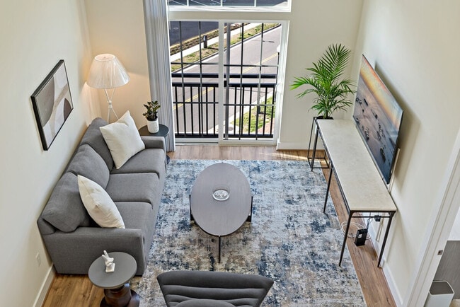 Building Photo - 1800 Diagonal Rd