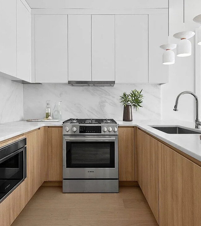 Building Photo - 184 Hawthorne St