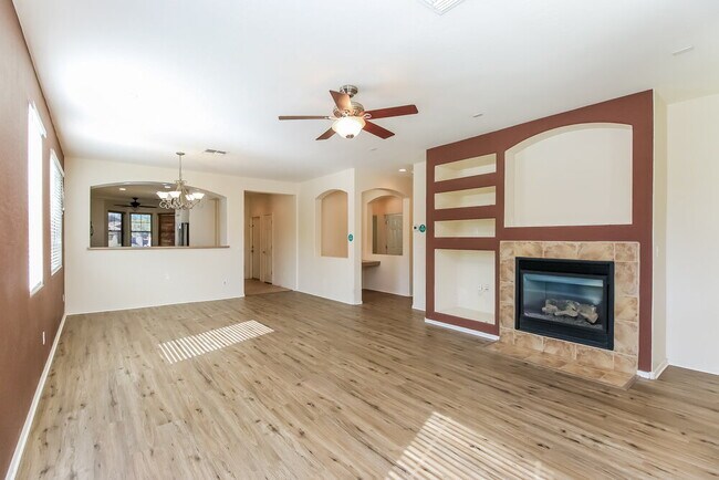 Building Photo - 6279 S Sunnyvale Ct
