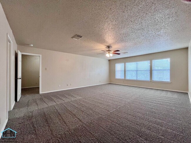 Building Photo - 8143 Chestnut Manor Dr